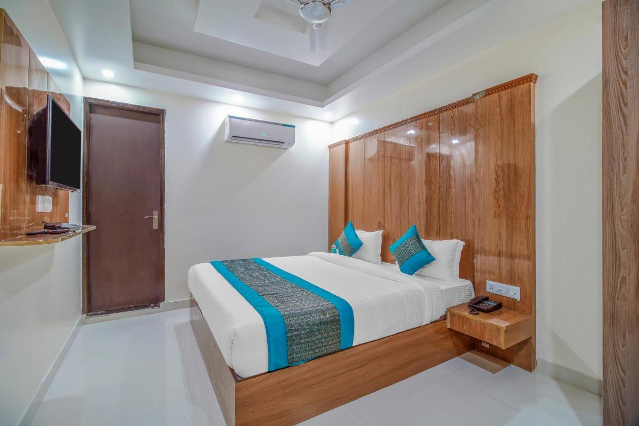 Hotel Classic Paradise Νέο Δελχί Εξωτερικό φωτογραφία